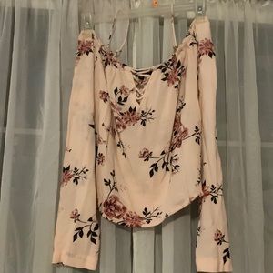 Top don’t no if it’s a crop top or what
